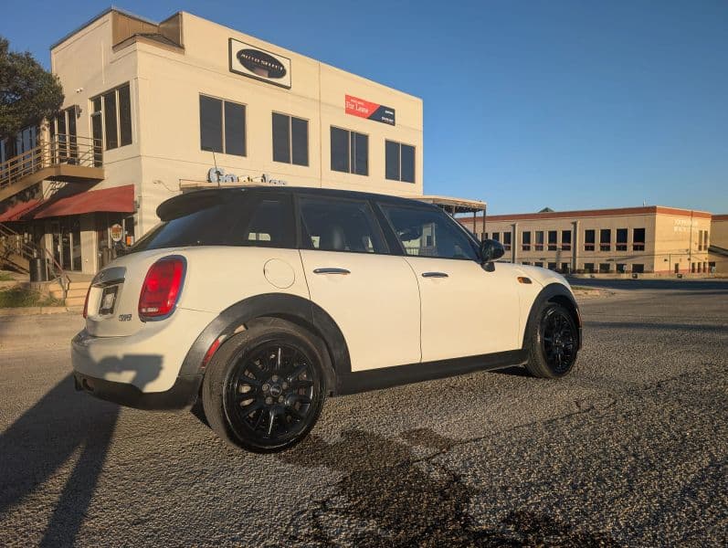 2015 MINI Hardtop 4 Door Cooper Hatchback 4D, photo 1 of 24