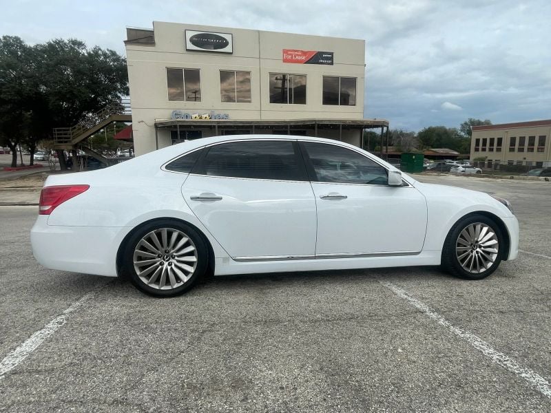 2015 Hyundai Equus Signature Sedan 4D, photo 1 of 17