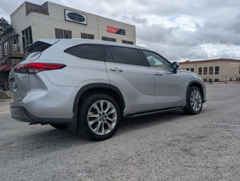 2021 Toyota Highlander Hybrid Limited Sport Utility 4D, photo 1 of 18